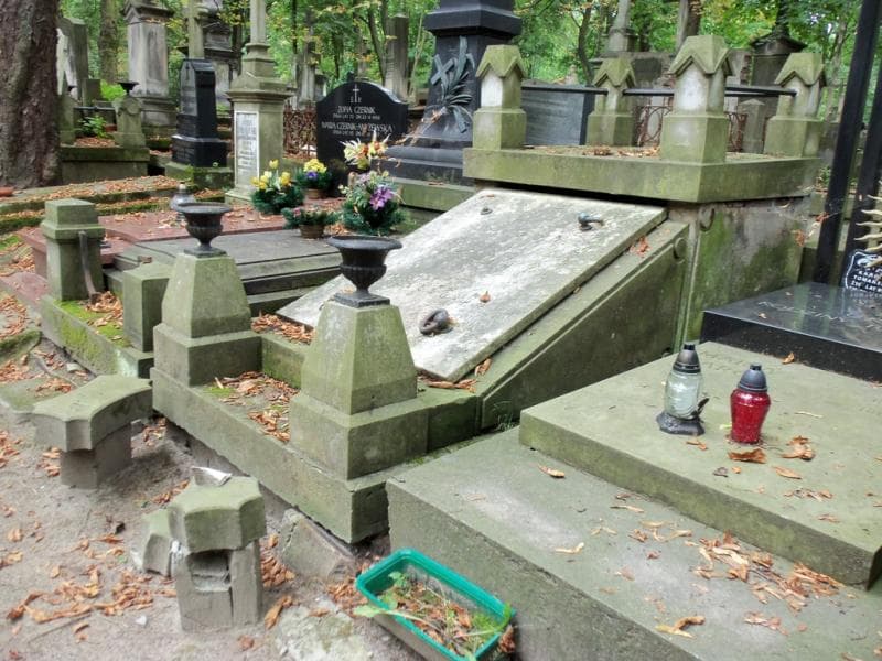 Zdjęcie grobu Zabłoccy (1)
