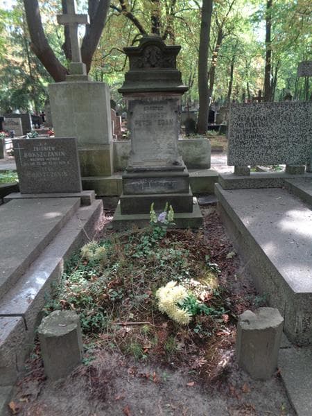 Zdjęcie grobu Peter Of Egan (1)