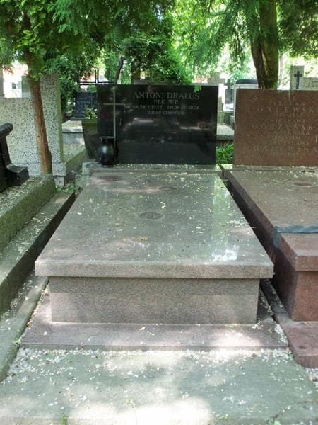 Zdjęcie grobu: Antoni Drałus