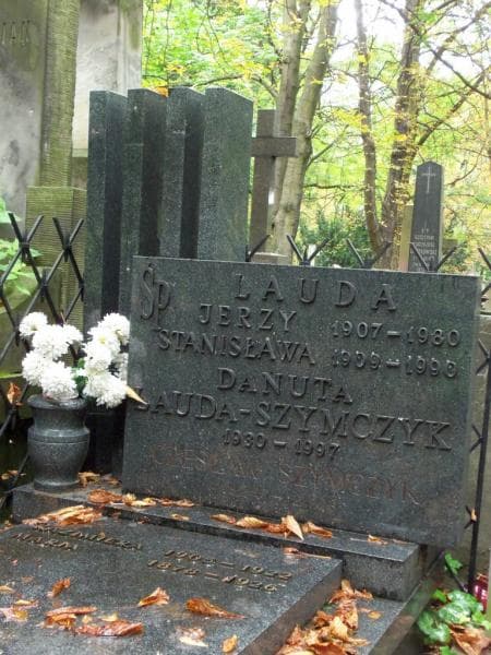 Zdjęcie grobu Maria Lauda (2)