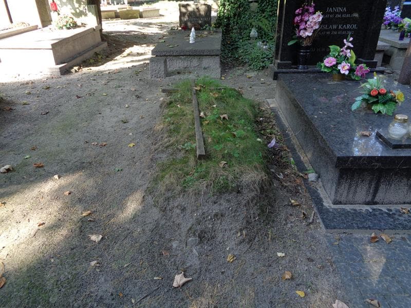 Zdjęcie grobu Anonim (1)