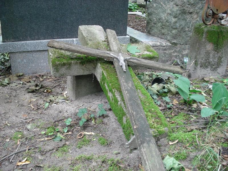 Zdjęcie grobu Anonim (1)