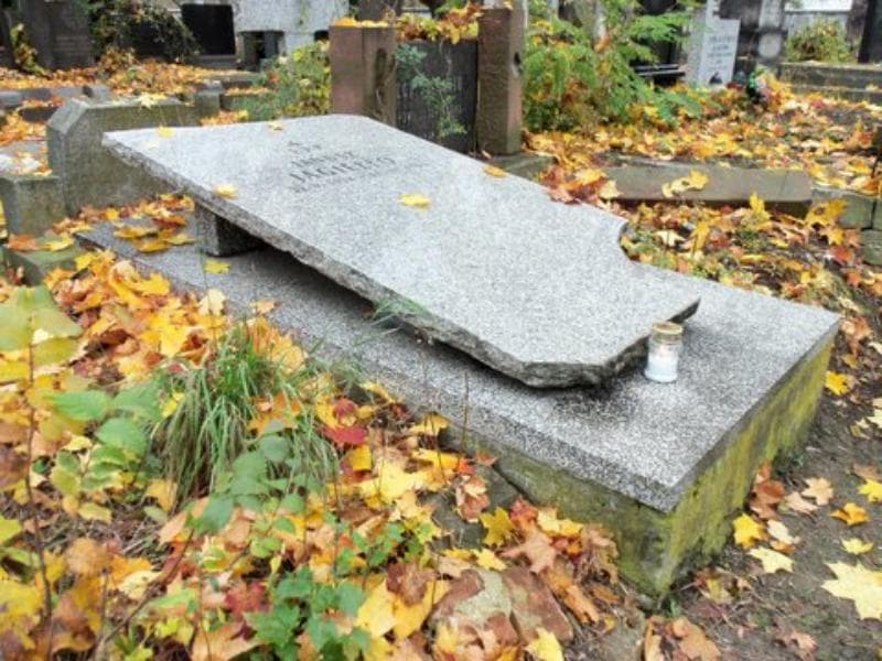 Zdjęcie grobu Janusz Jagiełło (2)