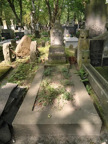 Zdjęcie grobu Konrad Grabiński (1)