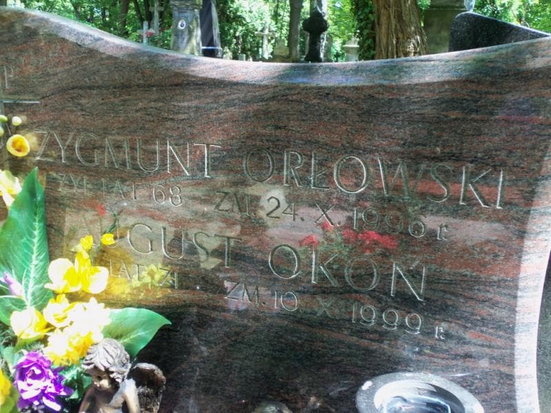Zdjęcie grobu August Okoń (2)