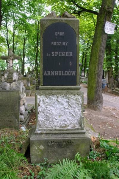 Zdjęcie grobu Arnholdowie (2)