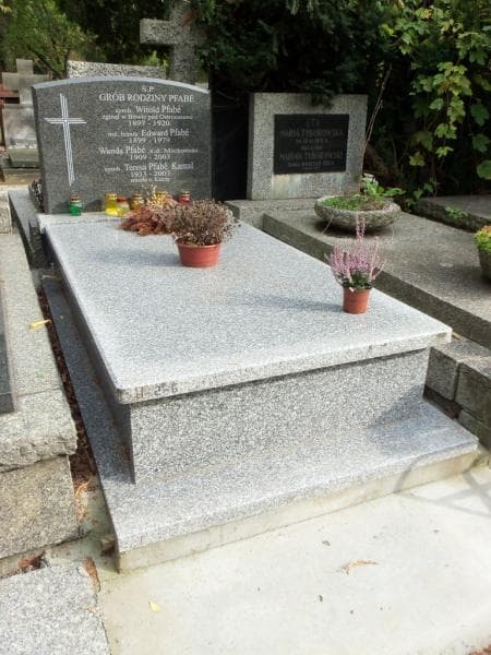 Zdjęcie grobu Teresa Pfabe Kamal (1)