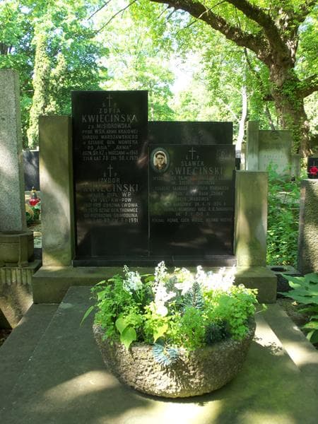 Zdjęcie grobu Izydor Kwieciński (2)