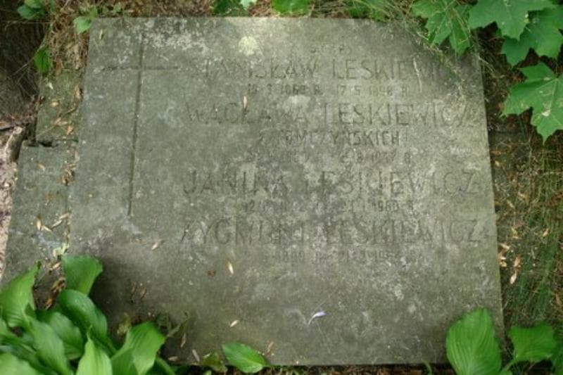 Zdjęcie grobu Wacława Leśkiewicz (2)