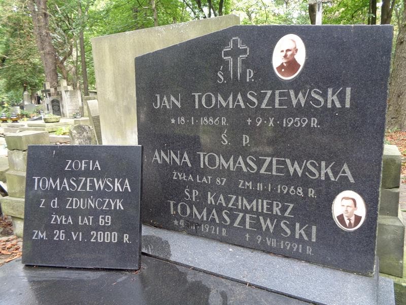 Zdjęcie grobu Jan Tomaszewski (2)