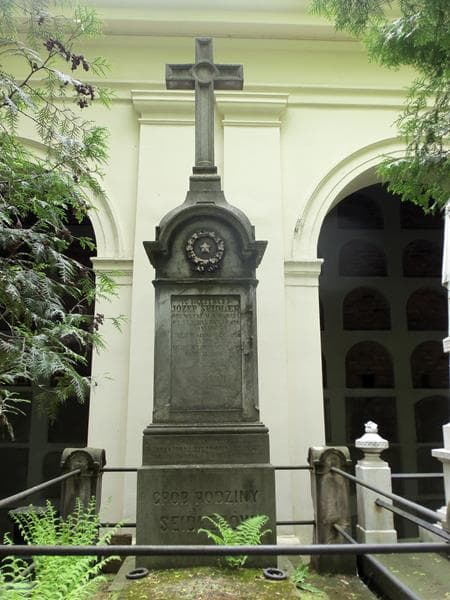 Zdjęcie grobu Anna Peche (2)