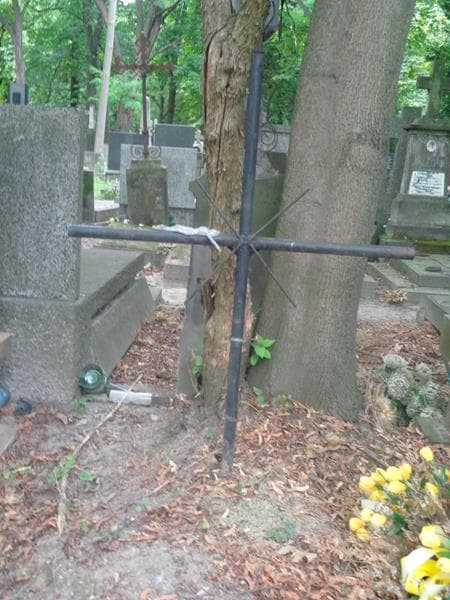 Zdjęcie grobu Anonim (2)