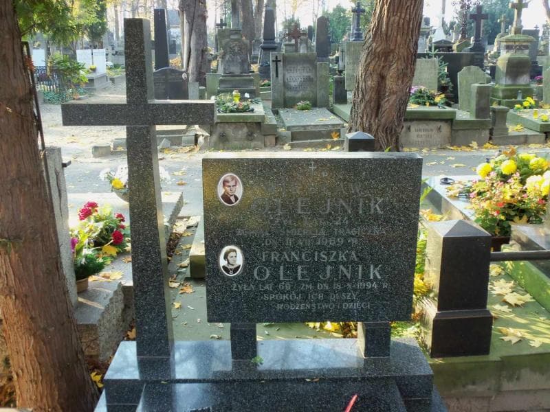 Zdjęcie grobu Wiesław Olejnik (2)