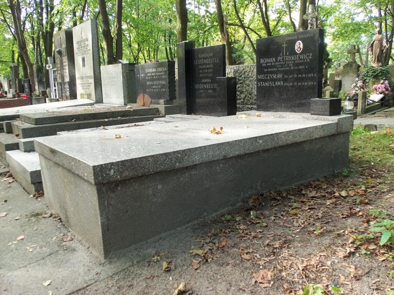 Zdjęcie grobu Janusz Petrykiewicz (1)