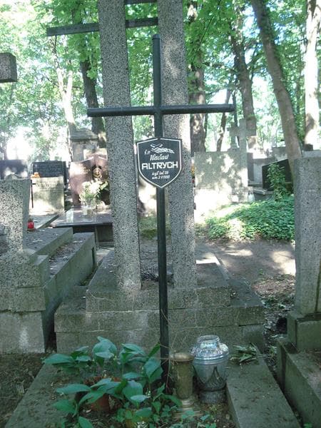 Zdjęcie grobu Wacław Altrych (1)