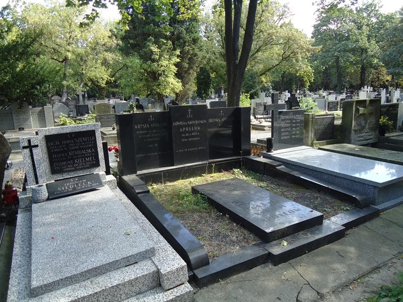 Zdjęcie grobu Krysia Apołłow (1)