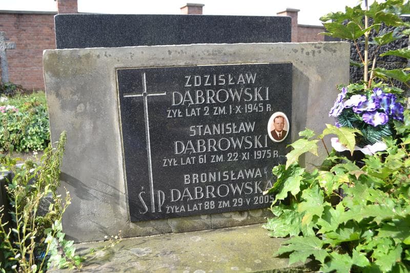 Zdjęcie grobu Bronisława Dąbrowska (2)