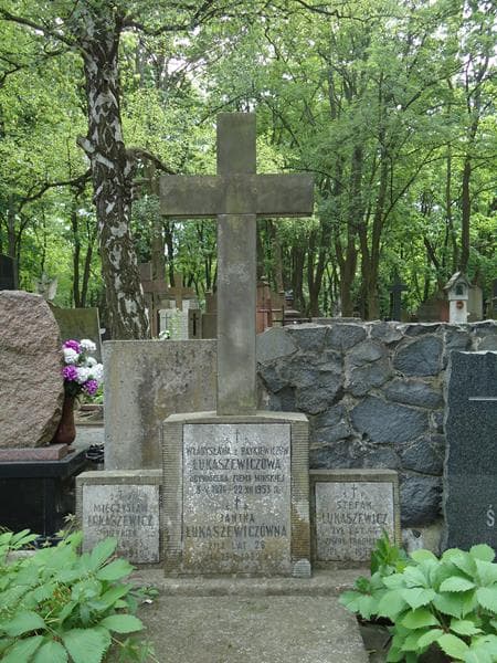 Zdjęcie grobu ... ... (2)