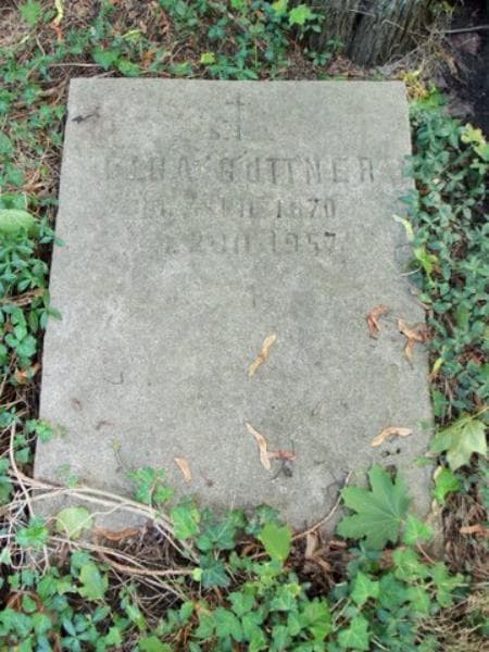 Zdjęcie grobu Olga Guttner (2)