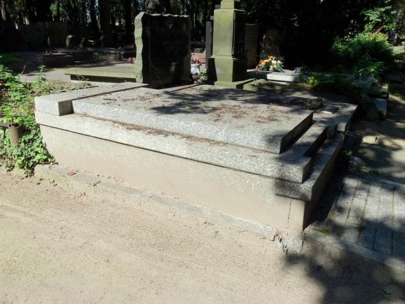 Zdjęcie grobu Anonim (1)