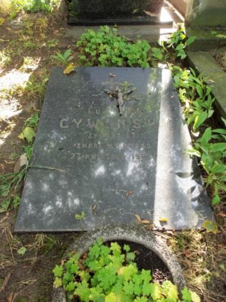 Zdjęcie grobu Lucyan Cywiński (2)