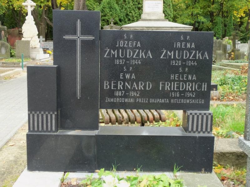 Zdjęcie grobu Ewa Bernard (2)