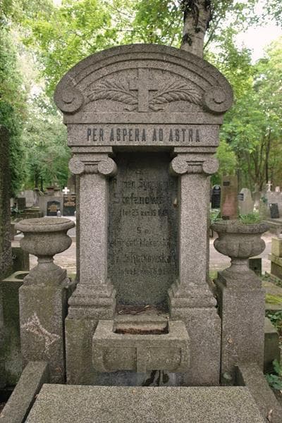 Zdjęcie grobu Maria Jenszowa (2)