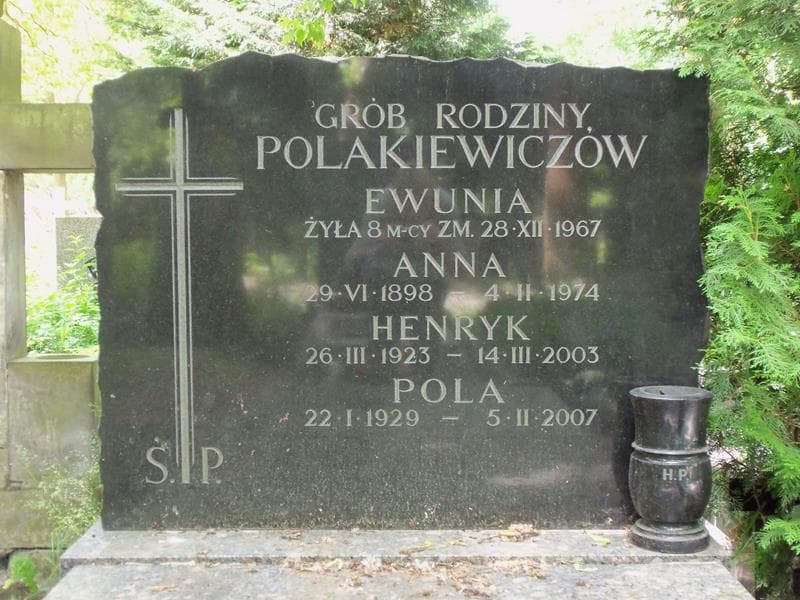 Zdjęcie grobu Pola Polakiewicz (2)