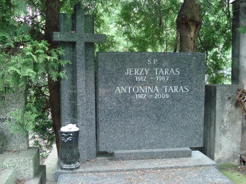 Zdjęcie grobu Antonina Taras (2)