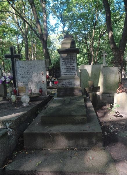 Zdjęcie grobu Adam Nowakowski (1)