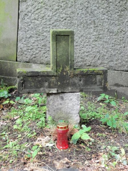 Zdjęcie grobu Anonim (2)