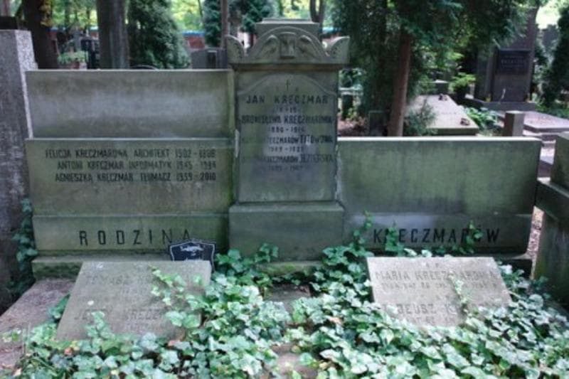 Zdjęcie grobu Bronisława Axerowa (2)