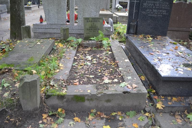 Zdjęcie grobu August Hakebeil (1)