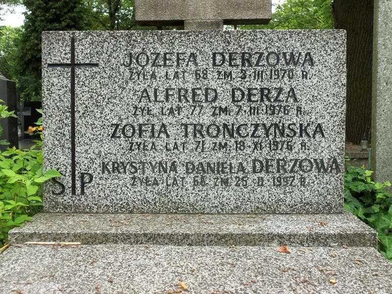 Zdjęcie grobu Wlfred Derza (2)