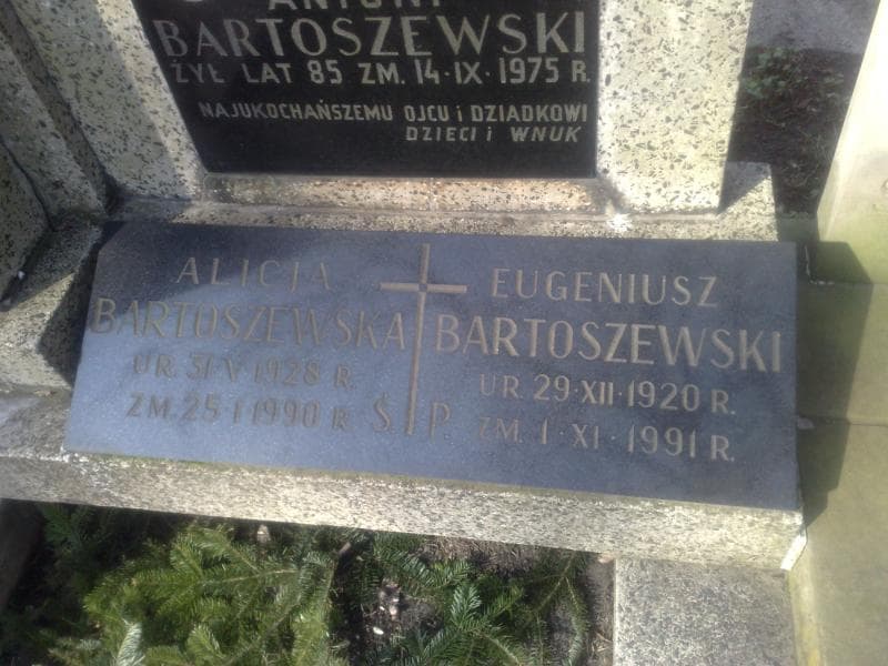 Zdjęcie grobu Eugeniusz Bartoszewski (2)