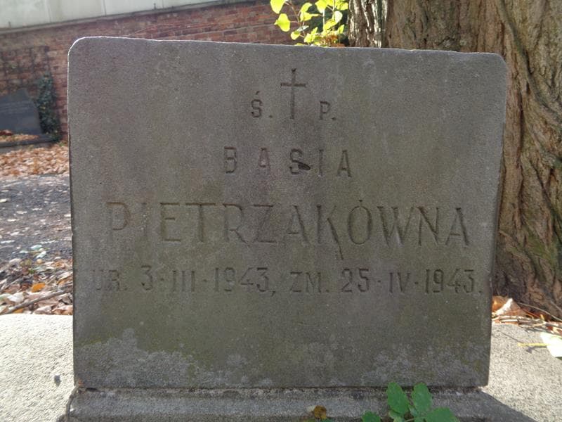 Zdjęcie grobu Basia Pietrzakówna (2)