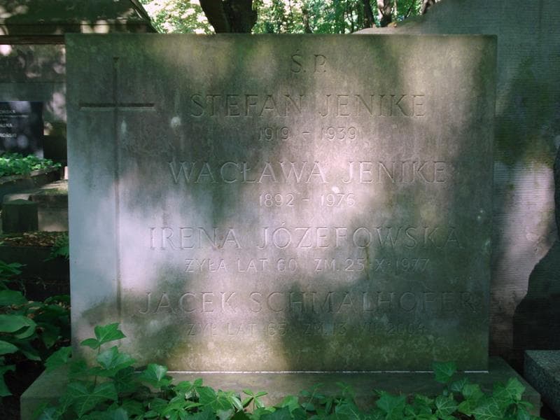 Zdjęcie grobu Wacława Jenike (2)