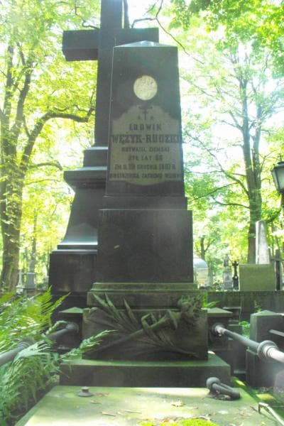 Zdjęcie grobu Dramińscy (2)
