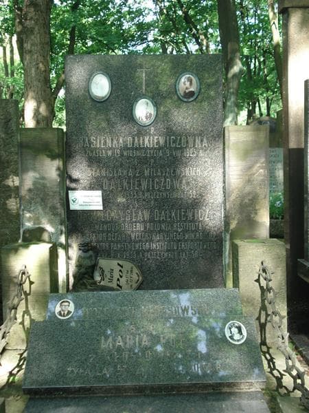 Zdjęcie grobu Stanisława Dalkiewiczowa (2)