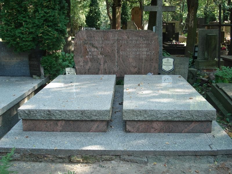 Zdjęcie grobu: Jan Serwacy Klimontowicz