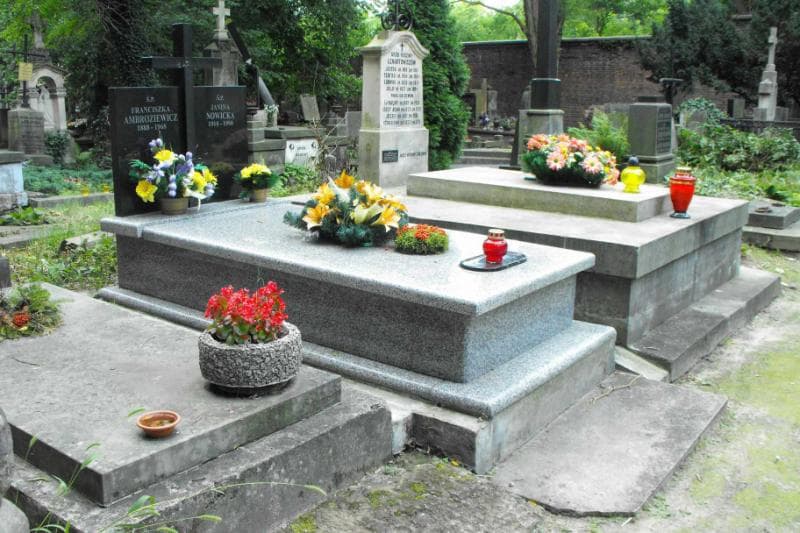 Zdjęcie grobu Franciszka Ambroziewicz (1)