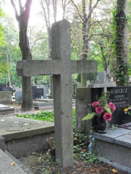 Zdjęcie grobu Anonim (2)