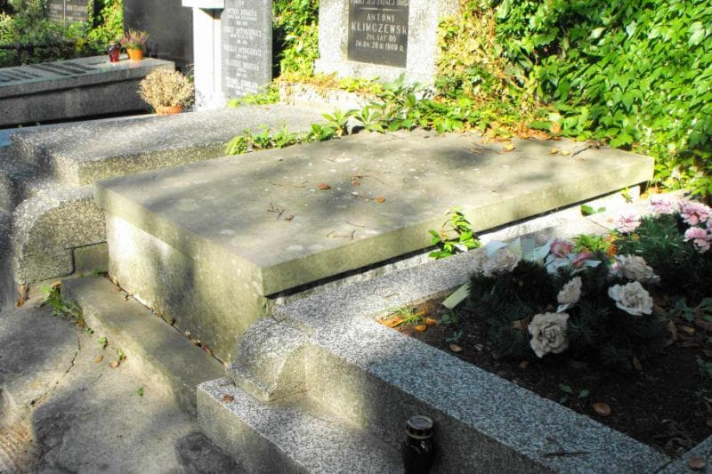 Zdjęcie grobu Romana Fleszarowa (2)