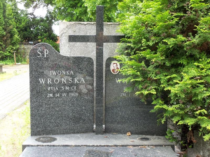 Zdjęcie grobu Iwonka Wrońska (2)