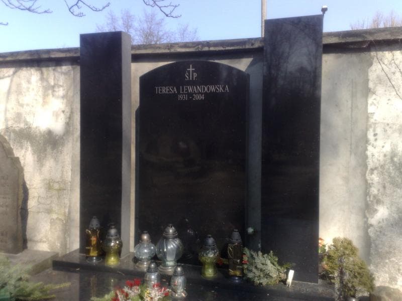 Zdjęcie grobu Teresa Lewandowska (1)