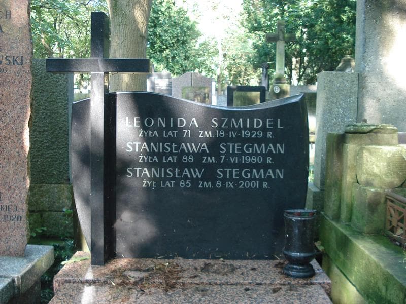 Zdjęcie grobu Leonida Szmidel (2)
