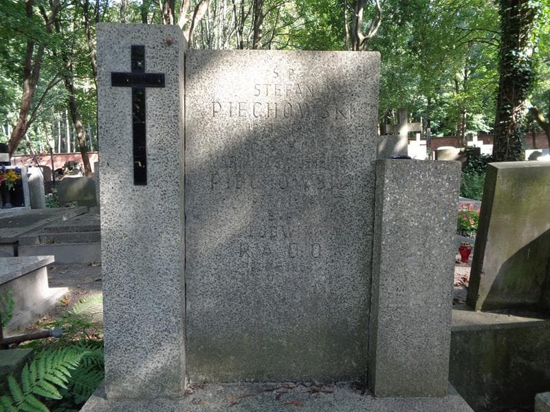 Zdjęcie grobu Stefan Piechowski (2)