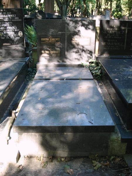 Zdjęcie grobu Henryka Sienkiewicz (1)