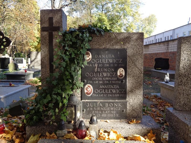 Zdjęcie grobu Julia Bonk (2)