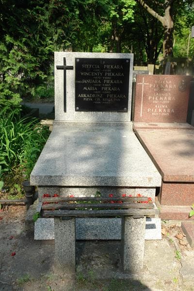 Zdjęcie grobu Arkadiusz Piekara (1)